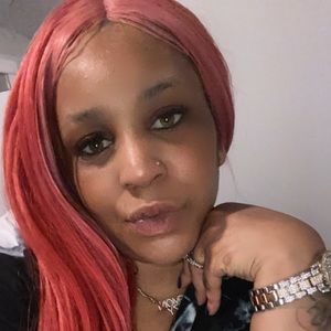 Meet your Posher, Ebony